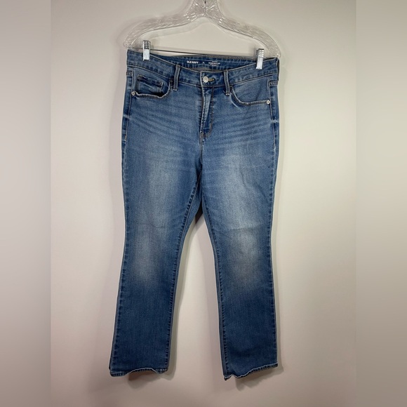 Old Navy Denim - Old Navy Women's kicker boot- cut blue jean.